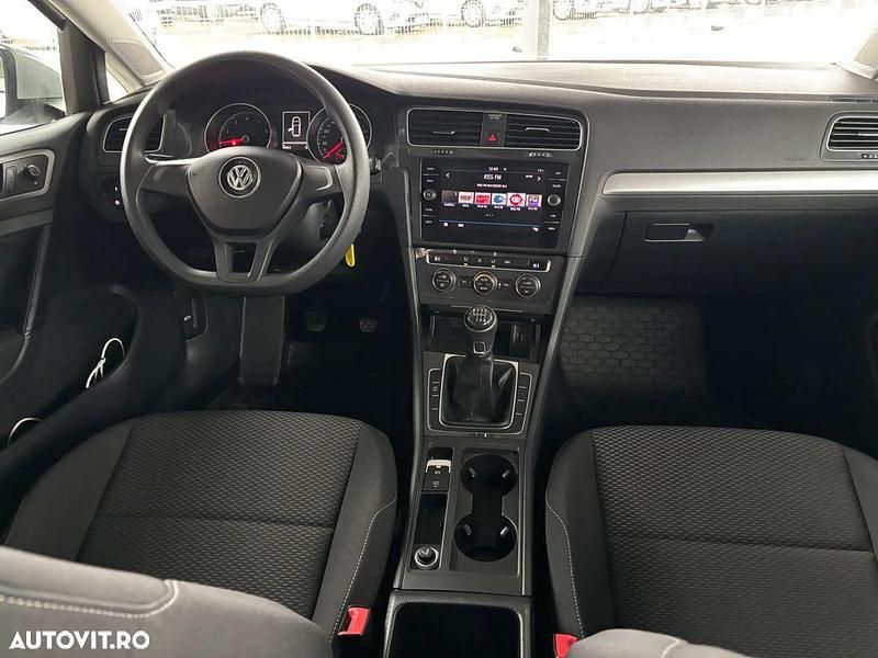 Second-hand VW Golf VII Comfortline 115 CP (84 kW) 2020 Culoarealb Hatchback