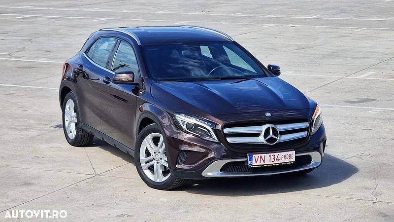 Culoaremaro Utilizat 2015 Mercedes GLA200 Urban SUV | 11.900 EUR (Preț bun) - Imagine 1/4