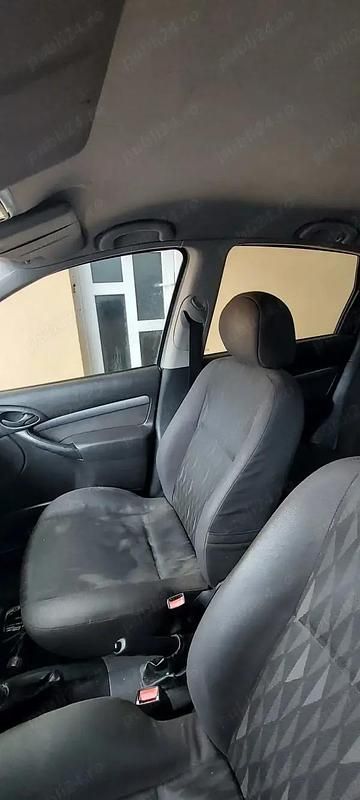 Second-hand Ford Focus 90 CP (66 kW) 2003 Berlinǎ