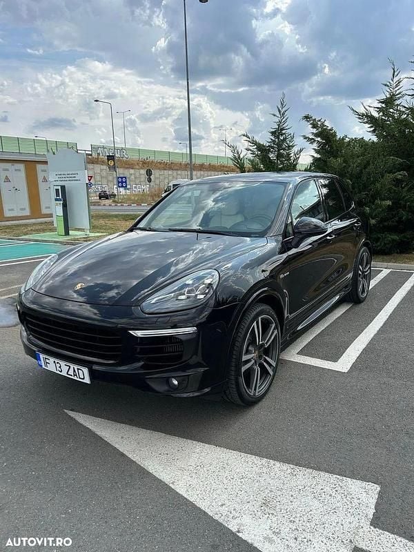 Culoarealbastru Utilizat 2016 Porsche Cayenne S SUV | 25.750 EUR (Preț OK) - Imagine 1/4