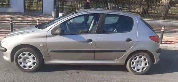 Utilizat 2006 Peugeot 206 Hatchback | 1.700 EUR (Preț OK) - Imagine 1/4