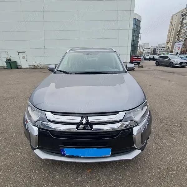 Utilizat 2015 Mitsubishi Outlander SUV | 12.999 EUR - Imagine 1/4