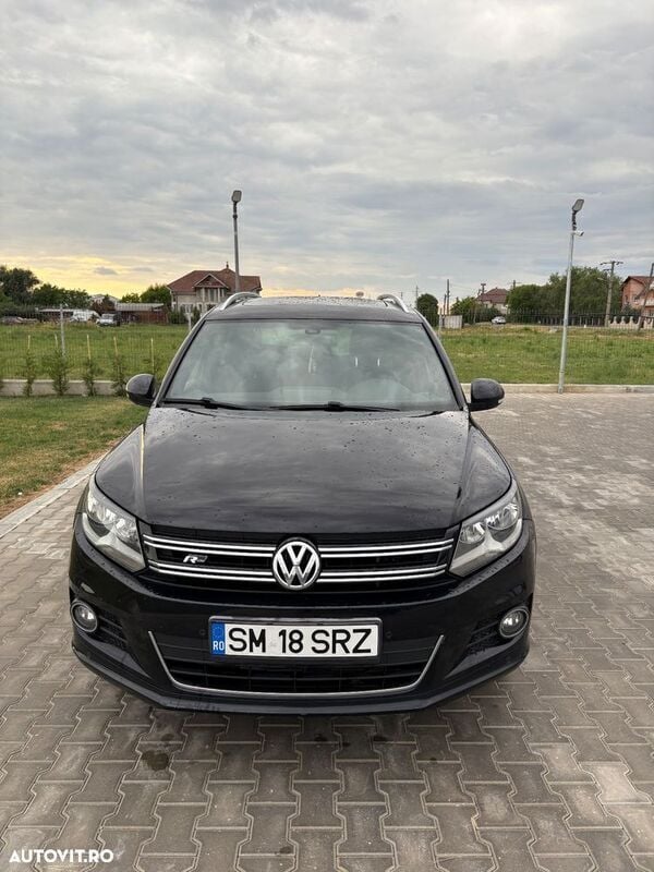 Negru Utilizat 2012 VW Tiguan Sportline SUV | 9.500 EUR (Preț OK) - Imagine 1/4