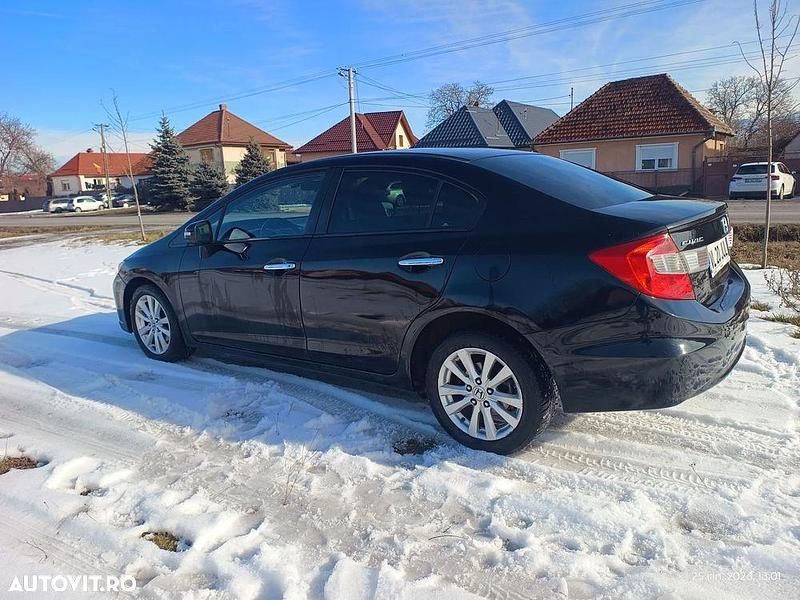 Second-hand Honda Civic 142 CP (104 kW) 2013 Culoarenegru Berlinǎ