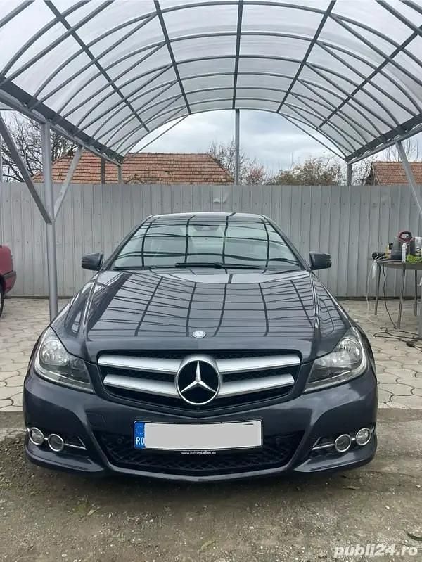 Gri Utilizat 2011 Mercedes 220 Coupe | 9.400 EUR - Imagine 1/4