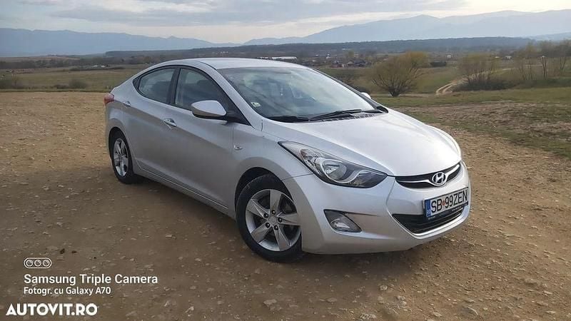 Culoareargint Utilizat 2011 Hyundai Elantra Berlinǎ | 5.400 EUR - Imagine 1/4