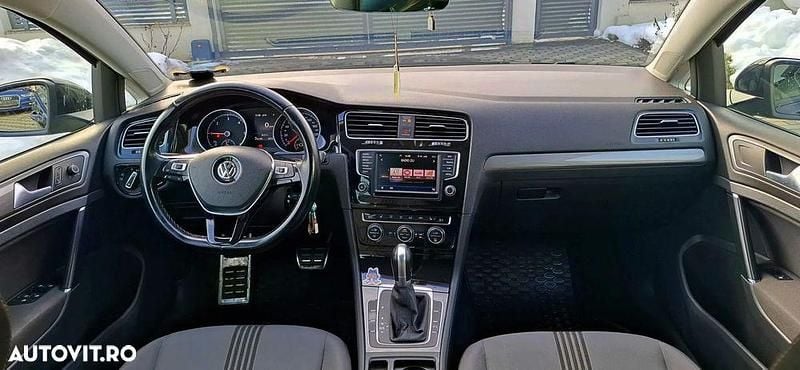 Second-hand VW Golf VII Allstar 150 CP (110 kW) 2017 Culoarenegru Hatchback