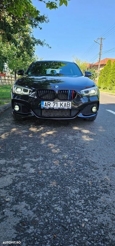 Negru Utilizat 2018 BMW 118 M Sport Hatchback | 12.850 EUR (Preț bun) - Imagine 1/4