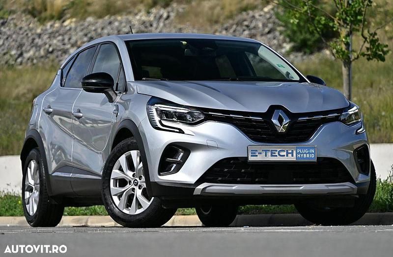 Second-hand Renault Captur Techno 160 CP (117 kW) 2022 Culoareargint SUV