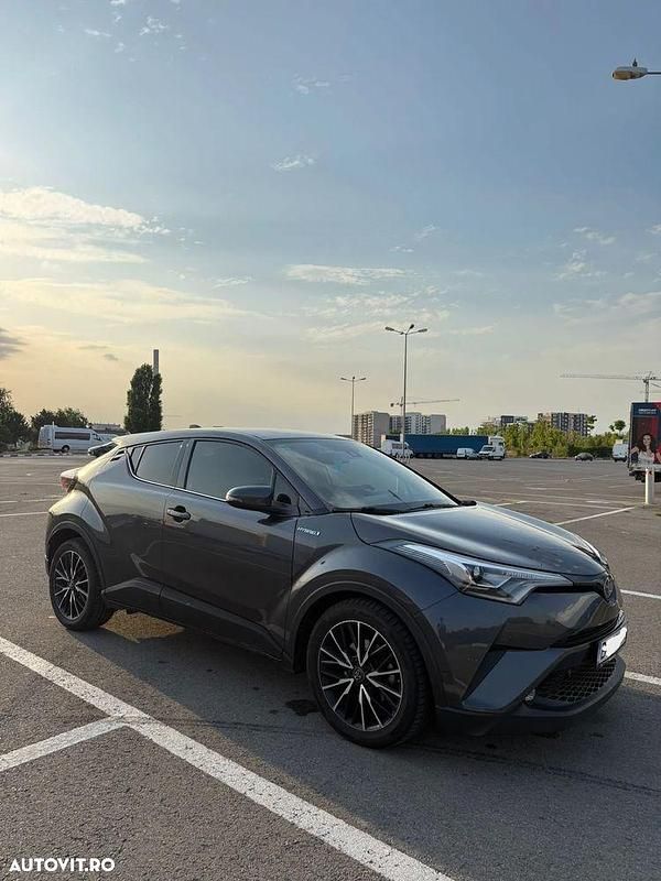 Gri Utilizat 2018 Toyota C-HR SUV | 17.800 EUR (Puțin scump) - Imagine 1/4