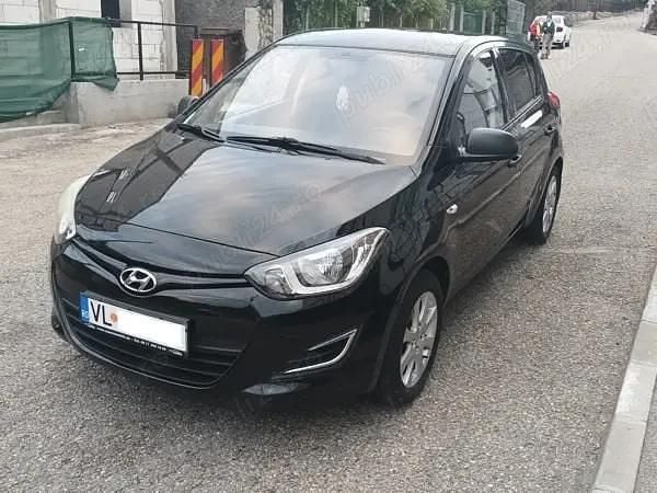 Second-hand Hyundai i20 84 CP (61 kW) 2014 Negru Hatchback