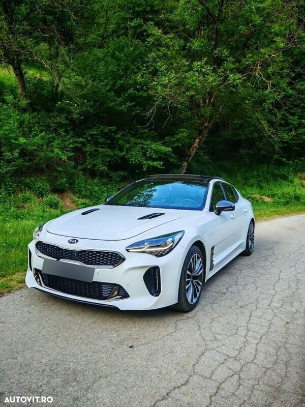 Alb Utilizat 2018 Kia Stinger GT-Line Hatchback | 22.900 EUR - Imagine 1/4