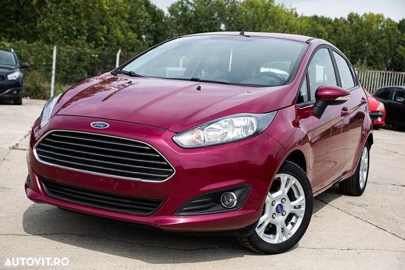 Culoarerosu Utilizat 2013 Ford Fiesta Active Hatchback | 4.300 EUR (Preț bun) - Imagine 1/4