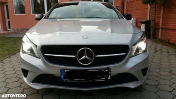 Second-hand Mercedes CLA200 Urban 156 CP (114 kW) 2013 Berlinǎ