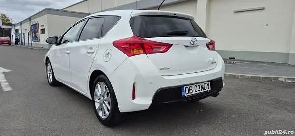 Second-hand Toyota Auris 124 CP (91 kW) 2013 Berlinǎ