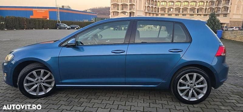 Second-hand VW Golf VII Highline 140 CP (102 kW) 2014 Culoarealbastru Hatchback