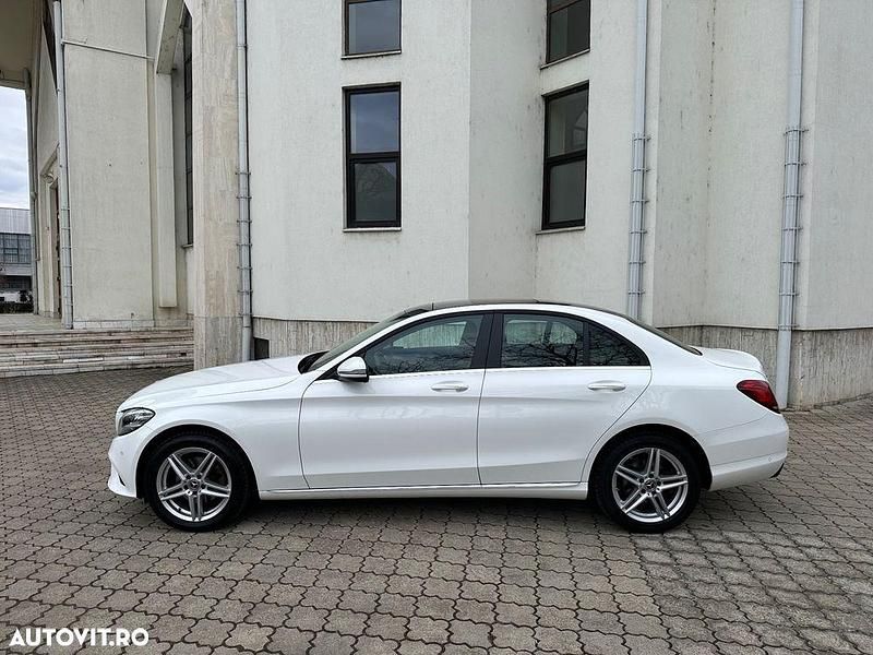 Second-hand Mercedes C220 194 CP (142 kW) 2020 Culoarealb Berlinǎ