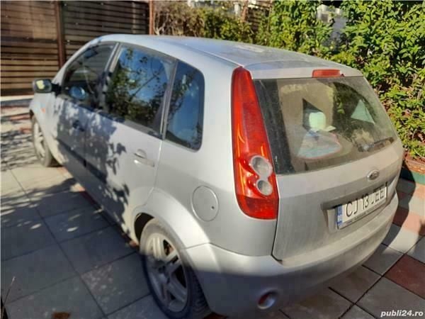 Second-hand Ford Fiesta 80 CP (58 kW) 2007 Argintiu Hatchback