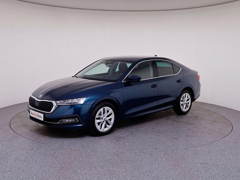 Albastru mediu normal Utilizat 2014 Skoda Octavia Elegance Break | 24.400 EUR - Imagine 1/4