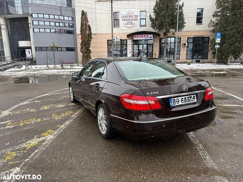 Second-hand Mercedes E220 Elegance 170 CP (125 kW) 2012 Culoaremaro Berlinǎ