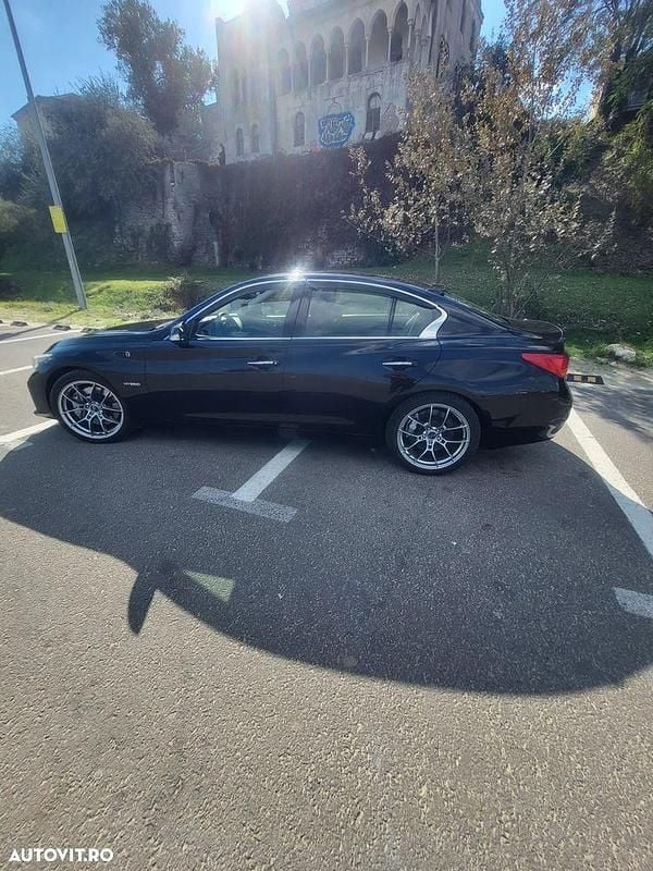 Culoarenegru Utilizat 2015 Infiniti Q50 Berlinǎ | 20.500 EUR - Imagine 1/4