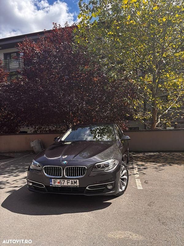 Culoarenegru Utilizat 2016 BMW 520 Comfort Edition Berlinǎ | 17.700 EUR (Super Preț) - Imagine 1/4