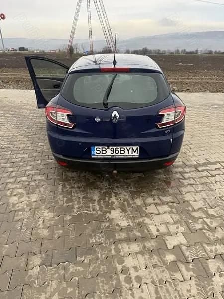 Utilizat 2012 Renault Mégane III Break | 2.850 EUR (Super Preț) - Imagine 1/4