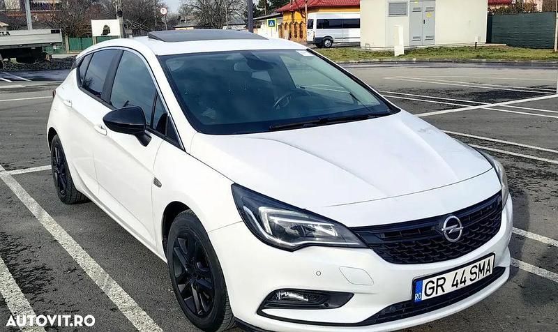 Second-hand Opel Astra Selection 110 CP (80 kW) 2017 Culoarealb Hatchback