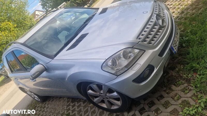 Gri Utilizat 2007 Mercedes ML320 SUV | 5.500 EUR (Preț OK) - Imagine 1/3