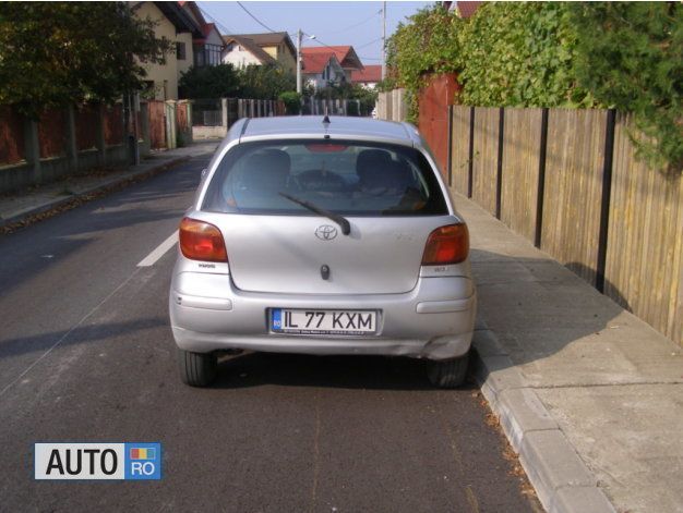 Second-hand Toyota Yaris 86 CP (63 kW) 2005 Gri Berlinǎ