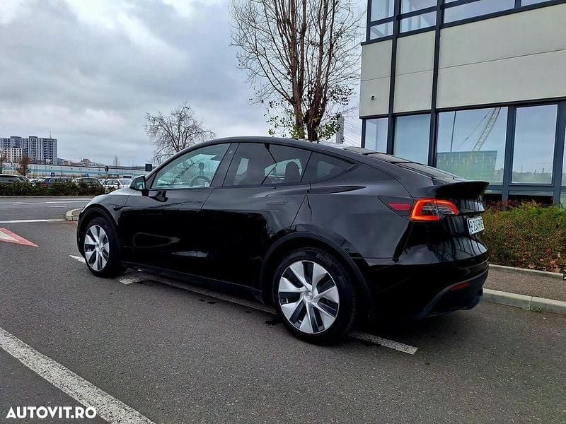 Second-hand Tesla Model Y 378 kW (514 CP) 2021 Culoarenegru SUV