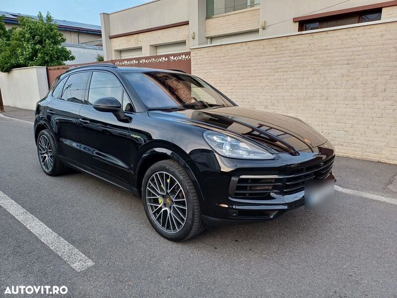 Gri Utilizat 2018 Porsche Cayenne SUV | 41.000 EUR - Imagine 1/4