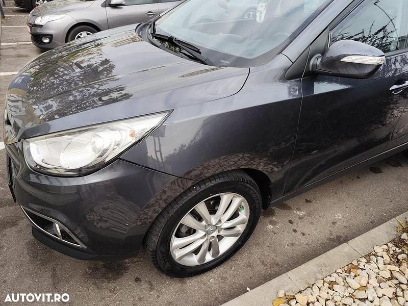 Culoarenegru Utilizat 2011 Hyundai ix35 Comfort SUV | 8.500 EUR (Puțin scump) - Imagine 1/4