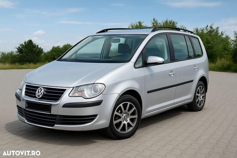 Culoareargint Utilizat 2008 VW Touran Conceptline Monovolum | 3.450 EUR (Preț OK) - Imagine 1/4