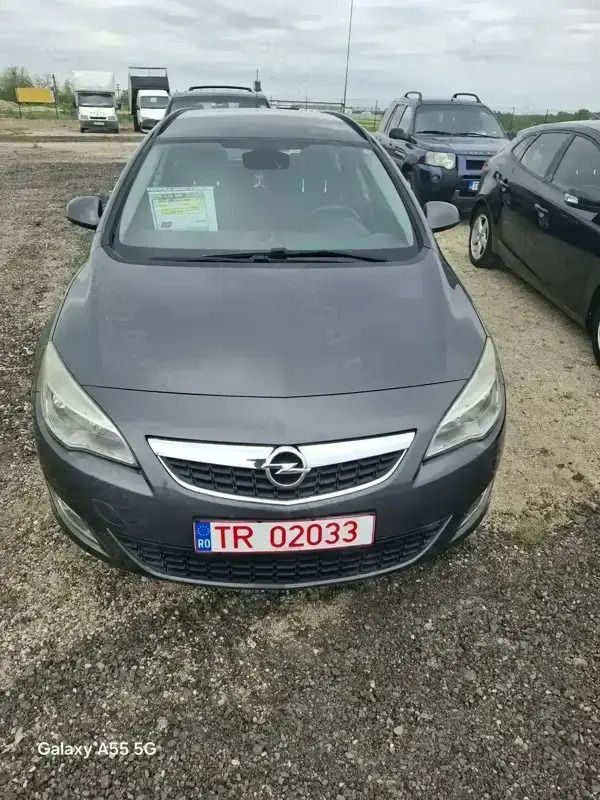 Utilizat 2011 Opel Astra Break | 4.200 EUR - Imagine 1/4