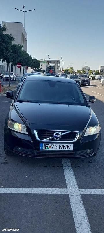 Culoarenegru Utilizat 2010 Volvo S40 Momentum Berlinǎ | 3.700 EUR (Preț OK) - Imagine 1/4