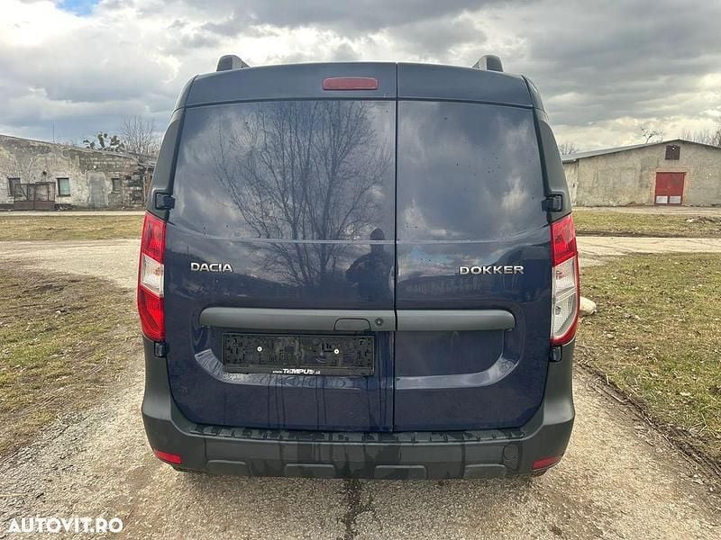 Second-hand Dacia Dokker Essentiel 102 CP (75 kW) 2019 Culoaremaro Monovolum