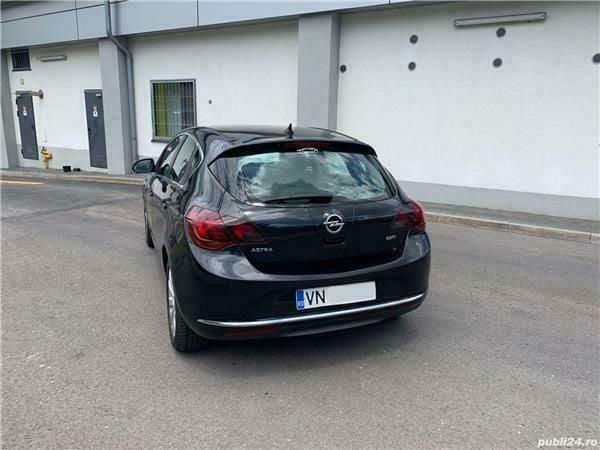 Second-hand Opel Astra 110 CP (80 kW) 2013 Negru Hatchback