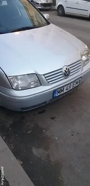 Gri Utilizat 2002 VW Bora Berlinǎ | 2.500 EUR (Scump) - Imagine 1/4