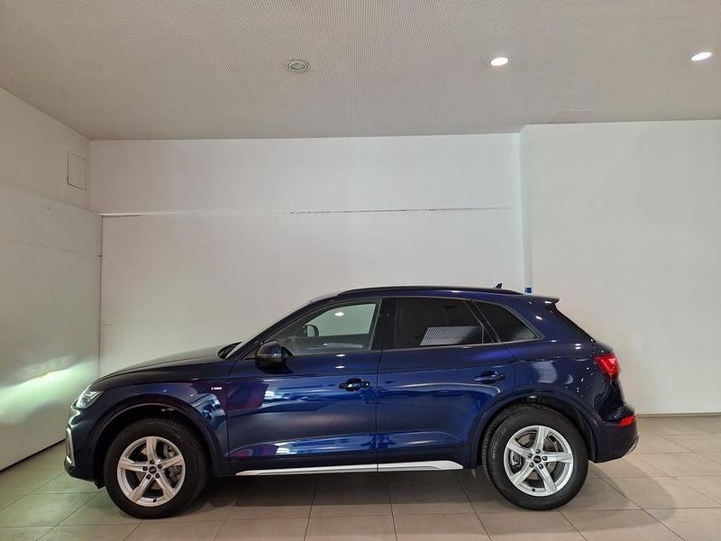 Second-hand Audi Q5 S-Line 204 CP (150 kW) 2022 Albastru inchis  metalic SUV