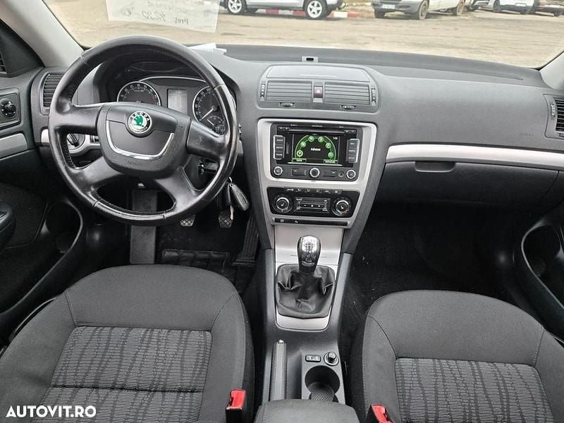 Second-hand Skoda Octavia Elegance 105 CP (77 kW) 2010 Culoareargint Berlinǎ