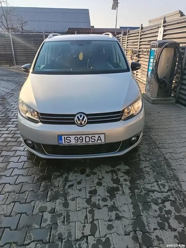Gri Utilizat 2011 VW Touran Style Monovolum | 6.300 EUR (Preț OK) - Imagine 1/4
