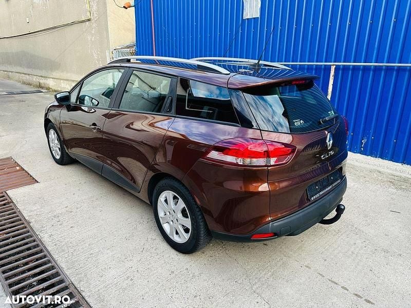 Second-hand Renault Clio GrandTour Luxe 90 CP (66 kW) 2013 Culoaremaro Break