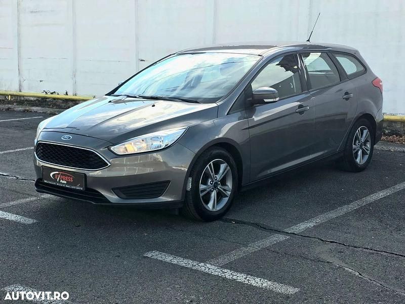 Culoarebej Utilizat 2016 Ford Focus Titanium Break | 5.990 EUR (Preț bun) - Imagine 1/4