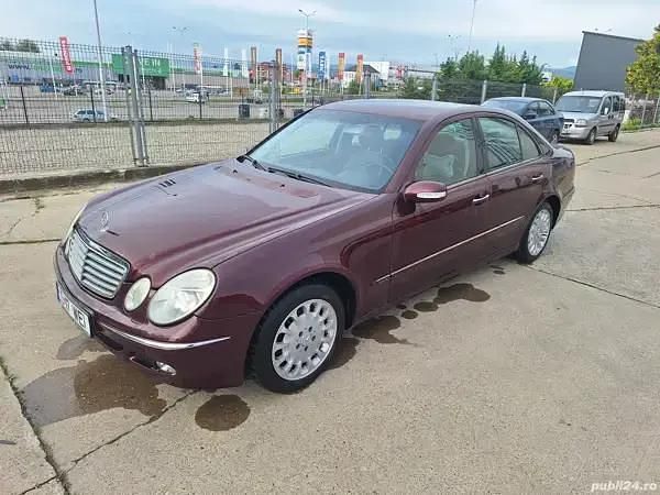 Violet Utilizat 2004 Mercedes E240 Berlinǎ | 9.990 EUR - Imagine 1/4