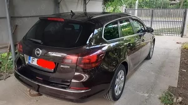 Maro Utilizat 2014 Opel Astra Sport Break | 3.300 EUR (Preț bun) - Imagine 1/4