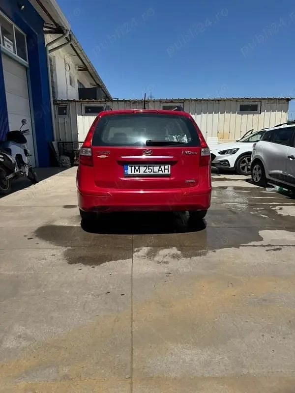 Utilizat 2012 Hyundai i30 Break | 2.950 EUR (Super Preț) - Imagine 1/4