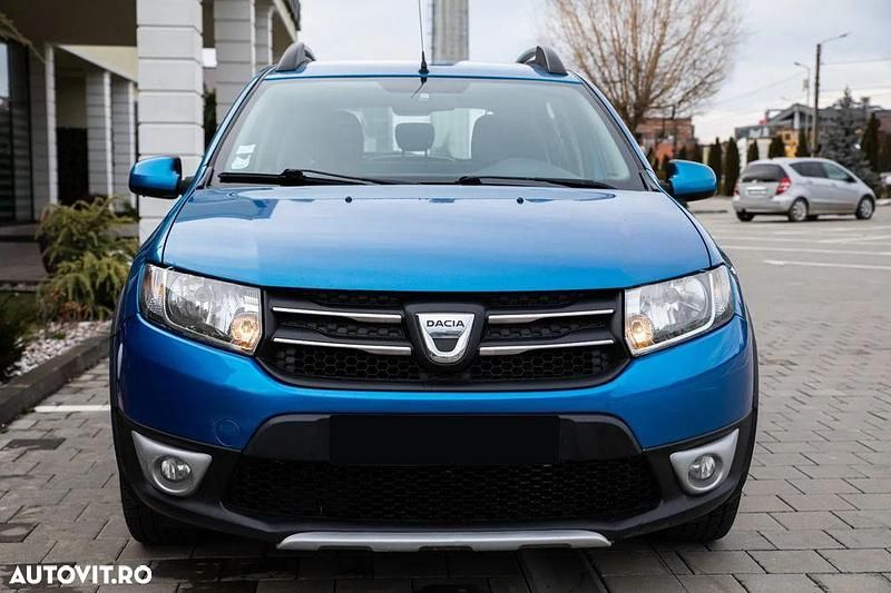 Second-hand Dacia Sandero Prestige 90 CP (66 kW) 2014 Culoarealbastru Hatchback