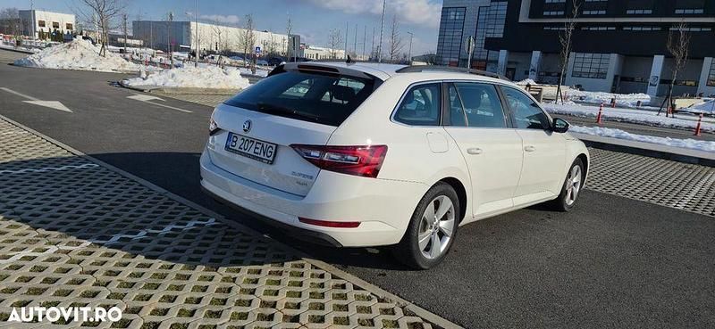 Second-hand Skoda Superb Style 190 CP (139 kW) 2017 Culoarealb Break