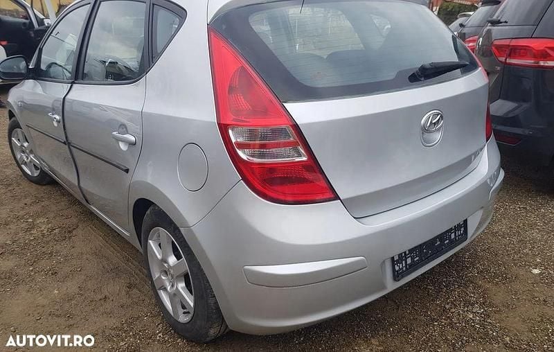 Second-hand Hyundai i30 Comfort 116 CP (85 kW) 2008 Culoaregri Hatchback